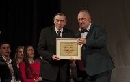Данилу Коцићу уручена Захвалница за изузетан допринос развоју и афирмацији Лесковца Данилу Коцићу уручена Захвалница за изузетан допринос развоју и афирмацији Лесковца